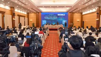 Ứng dụng nhiên liệu LNG nền tảng cho lộ trình giảm phát thải nhà kính