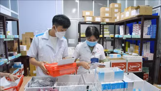 Bình ổn thị trường, cung ứng đủ thuốc phục vụ điều trị
