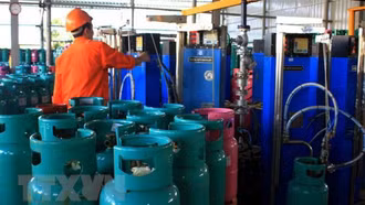 Giá gas bán lẻ trong nước tiếp tục tăng từ ngày đầu tháng Ba