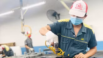 Tăng lương tối thiểu vùng: Người lao động sẽ được hưởng lợi gì?