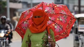 Ấn Độ báo động đỏ do nắng nóng kéo dài trên diện rộng