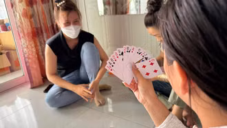 Đánh bài không ăn thua bằng tiền trong dịp Tết có vi phạm không?