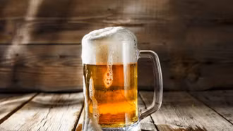 Uống bia 0 độ, khi thổi nồng độ cồn có lên?