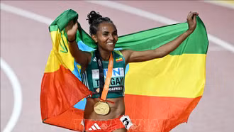 Kỷ lục thế giới mới điền kinh 5.000 m nữ