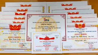 Công an khuyến cáo việc đưa thành tích học tập của con trẻ lên mạng xã hội