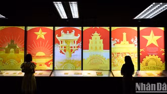 Chiêm ngưỡng cận cảnh các bản phác thảo mẫu Quốc huy Việt Nam