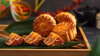 An toàn với… bánh trung thu