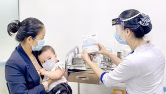 Để phòng bạch hầu, tiêm vaccine là biện pháp hiệu quả nhất