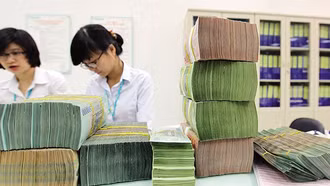 Ngân hàng "thừa" tiền, doanh nghiệp thiếu vốn: Nút thắt ở đâu?