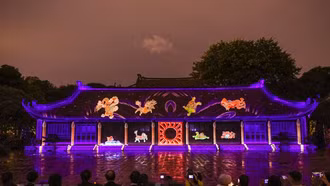 Có gì bên trong tour du lịch ban đêm của Văn Miếu - Quốc Tử Giám