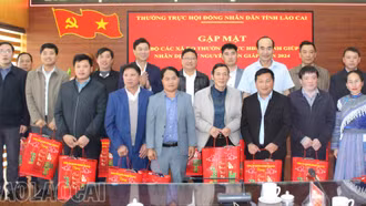 Thường trực HĐND tỉnh gặp mặt cán bộ các xã có tỷ lệ hộ nghèo cao