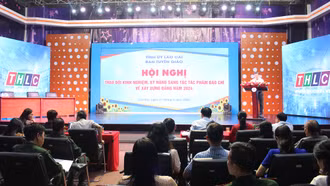 Trao đổi kinh nghiệm, kỹ năng sáng tác tác phẩm báo chí về xây dựng Đảng