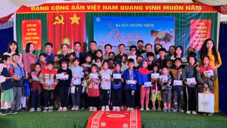 Ra mắt chương trình “Mẹ đỡ đầu” ở Đồn Biên phòng Y Tý