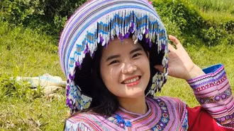 Người ''vẽ'' lối đi riêng trên nền thổ cẩm