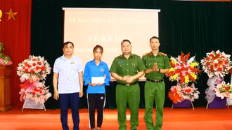 Ra mắt mô hình “Con nuôi Công an xã” tại xã Kim Sơn 