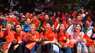 Thức trắng đêm chờ đón Lễ diễu binh, diễu hành kỷ niệm Chiến thắng Điện Biên Phủ