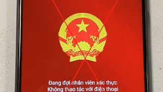 Cho bạn mượn điện thoại cài app dịch vụ công giả, 2 người mất tiền trong tài khoản