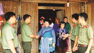 Người dân gửi thư cảm ơn Công an Mường Khương