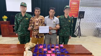 Bộ đội Biên phòng tỉnh Sơn La bắt giữ 2 đối tượng Lào mua bán trái phép chất ma túy