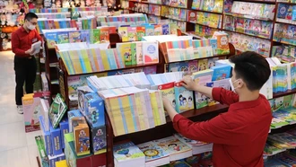 Vì sao cần chuyển quyền lựa chọn sách giáo khoa cho các trường học?