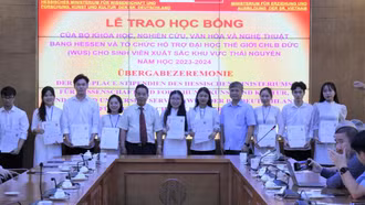 Tiếp bước cho sinh viên dân tộc thiểu số đến trường