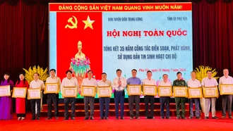 Ban Tuyên giáo Tỉnh ủy Lào Cai được khen thưởng trong công tác biên soạn, phát hành và sử dụng bản tin sinh hoạt chi bộ