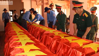 Đón 43 hài cốt liệt sĩ về nước