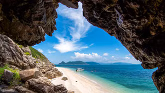 Đưa Việt Nam vào 30 quốc gia có năng lực cạnh tranh du lịch hàng đầu thế giới 