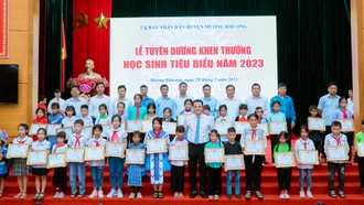 Mường Khương tuyên dương, khen thưởng hơn 200 học sinh tiêu biểu