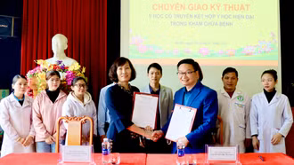 Bệnh viện Y học cổ truyền tỉnh chuyển giao kỹ thuật cho Bệnh viện Đa khoa thị xã Sa Pa