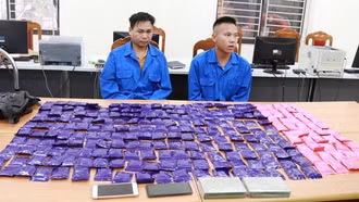Sơn La: Bắt 2 đối tượng cùng 2 bánh heroin và 48 nghìn viên ma túy