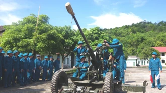 Huấn luyện pháo phòng không cho Đại đội tự vệ pháo phòng không Công ty TNHH Một thành viên Apatít Việt Nam