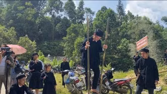 Tết tháng Bảy của người La Chí