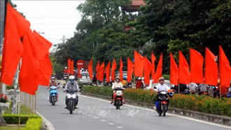 Tỉnh táo, nhạy bén trong cuộc đấu tranh chống các quan điểm sai trái, thù địch