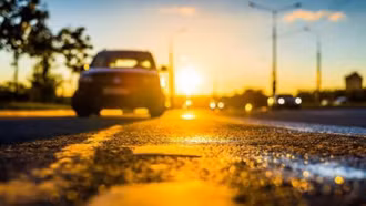 Cần lưu ý điều gì khi lái xe trong mùa hè nắng nóng?