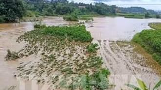 Mưa lớn gây nhiều thiệt hại tại Yên Bái, tạm dừng chạy tàu tuyến Hà Nội - Lào Cai