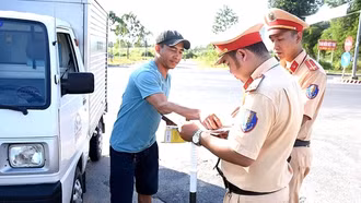 Tạo cơ sở pháp lý về bảo đảm trật tự, an toàn giao thông đường bộ