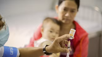 Tỷ lệ trẻ em Việt Nam không tiêm vắc xin ở thành phố cao hơn 1,5 lần nông thôn