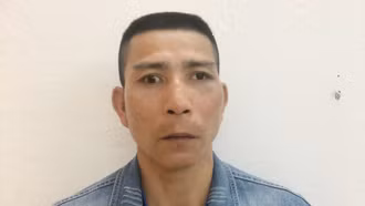 Bắt giữ đối tượng tàng trữ trái phép chất ma túy và vũ khí "nóng"