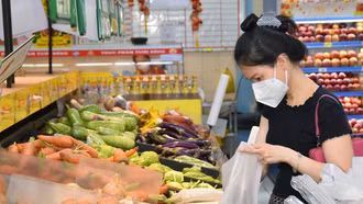 Gấp rút giảm thuế hỗ trợ sản xuất, tiêu dùng