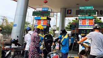 Việt Nam chi hơn 17 tỉ USD nhập xăng dầu, dầu thô trong năm 2022