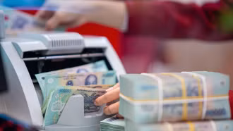 Lãi suất tiết kiệm và cho vay bình quân giảm khoảng 1%