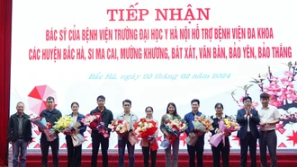 9 bác sĩ Bệnh viện Đại học Y Hà Nội hỗ trợ tỉnh Lào Cai