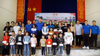 Ngày hoạt động cao điểm “Chiến sĩ tình nguyện vì đàn em thân yêu” tại Sa Pa