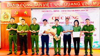 Biểu dương thành tích về đích cấp căn cước công dân của Công an thành phố Lào Cai