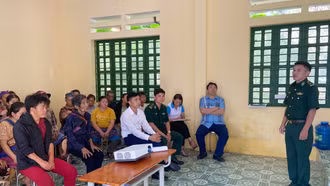 Tuyên truyền phòng, chống hoạt động kích giun đất cho người dân xã Sán Chải