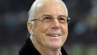 Huyền thoại Beckenbauer qua đời, giới bóng đá tiếc thương