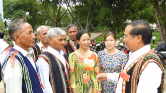 Chống biểu hiện cơ hội về chính trị trong Đảng - nhiệm vụ cấp bách, thường xuyên