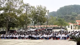 Gần 300 học sinh được hướng nghiệp tuyển sinh vào các trường, học viện trong Quân đội năm 2024