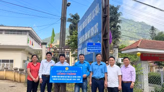 Khánh thành công trình “Điện thắp sáng” tại xã Sán Chải